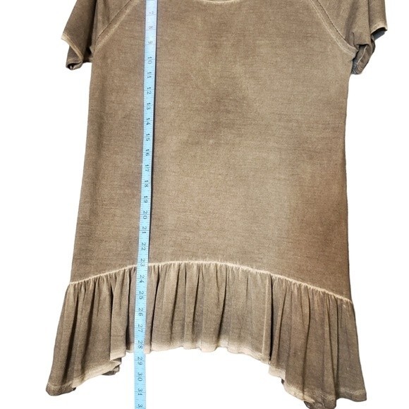 Dantelle Mineral Washed Ruffle Hem Short Sleeve Raw Cut Gray Tee M - Picture 3 of 7
